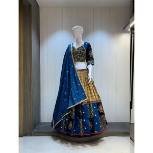 Chaniya Choli traditionnel semi-conceptuel en pur coton Ikkat avec dupatta en soie Kora pour femme, haute qualité - Product Image 1