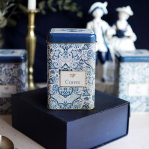 Kontensan ER022Y1 1.6L Lata de Almacenamiento Metálica Cuadrada de 105x105x160mm con Patrón Decorativo Azul y Blanco Inspirado en Azulejos, Estilo Tradicional - Product Image 2