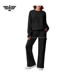 Conjunto de Dos Piezas Informal con Capucha para Mujer, Color Negro, de Primera Calidad, al por Mayor |   Top de manga corta y pantalones cargo de pierna ancha |   Frontal Sólido - Product Image 5