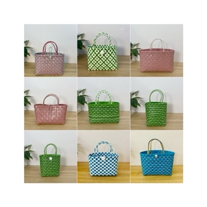 Sac à main en plastique sûr, favori des clients, essentiel pour les courses rapides et le transport de petits cadeaux, surface aseptique pour les marchandises - Product Image 5