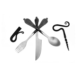 Op Maat Gemaakte 3-delige Middeleeuwse Feestset Gedraaide Gesmede Middeleeuwse Bestekset Viking Bestek Nieuwste Driedelige <span class=keywords><strong>Set</strong></span>.