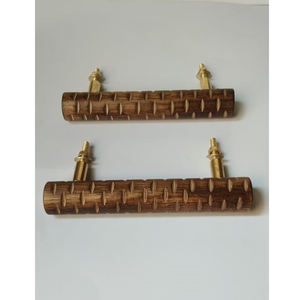 มือจับไม้พร้อมสกรูโลหะขายร้อนขายส่งการออกแบบใหม่ไม้ร้อนขายลูกบิดเรซินสำหรับภายในและภายนอกประตู - Product Image 3