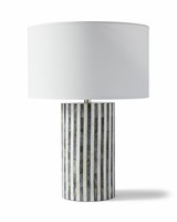 Handgefertigte Stilvolle Knochenintarsien-Tischlampen Blumenmotive Natürlicher Glanz Metallschirm Großhandel Wohnbeleuchtungszubehör