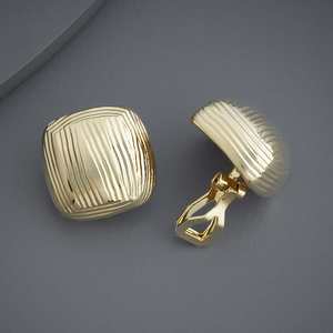 Boucles d'oreilles tendance religieuses à clous, design géométrique à pampilles, en zircon, diamant et perle, en alliage de zinc, acier inoxydable et plastique, pour soirée - Product Image 6