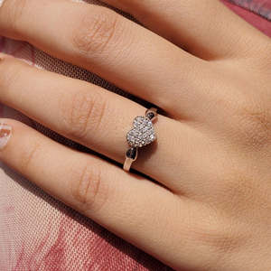 Anillo de Cristal con Corazón Zarkan Glamour, Hecho a Mano en Plata de Ley - Product Image 1