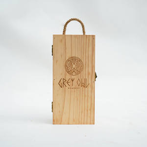Boîte-cadeau de whisky en bois fait à la main de qualité supérieure gaufrage personnalisé, vernis et impression laser pour le stockage d'une seule bouteille - Product Image 1