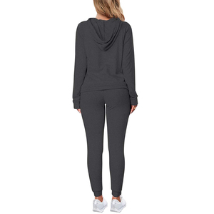 2024 ensemble de sweat à capuche en velours en tricot de printemps avec logo personnalisé 2 pièces vêtements de détente en velours jogging survêtements pour femmes sur mesure - Product Image 5