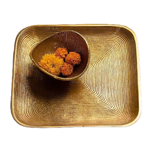 Plateau de service en métal doré avec bol Décoration de table élégante et plat de fête Stockage à sec Condition disponible à un prix - Product Image 1