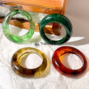 Bracelet festif en résine de qualité supérieure pour tenues traditionnelles et modernes Bijoux unisexes faits à la main par Tradebyd - Product Image 1