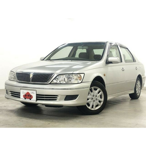 Expérience de conduite fluide de Toyota Vista essence/diesel d'occasion, cabine confortable et excellente tenue de route - Product Image 1