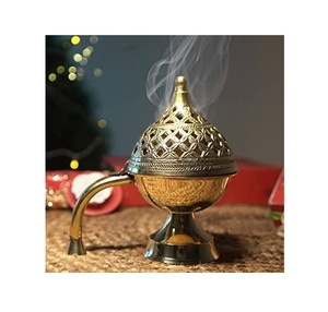 Quemador de incienso de latón hecho a mano con trabajo antiguo detallado para meditación y atención plena - Product Image 1