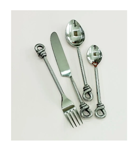 Juego de cubiertos de utensilios forjados a mano de lujo de 4 vajilla de diseño elegante pulida para restaurantes y hoteles - Product Image 1