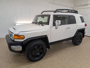 รถยนต์มือสองสภาพดี ปี 2009 โตโยต้า เอฟเจ ครุยเซอร์ พวงมาลัยซ้าย - Product Image 3