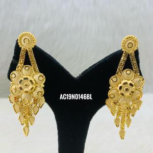 Nuova collana corta di Design elegante di alta qualità con orecchini placcato in oro 18K gioielli da un grammo per le donne