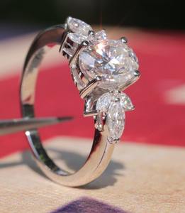 Anillo de compromiso de moissanita ovalada, anillo de corte Marquesa, anillo de racimo de diamantes, regalos de aniversario para esposa, joyería personalizada - Product Image 3