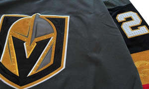 Uniformes y Camisetas de Hockey sobre Hielo Personalizadas de Alta Calidad, 100% Poliéster, Estilo Vegas, Cuello en V, Manga Larga - Product Image 3