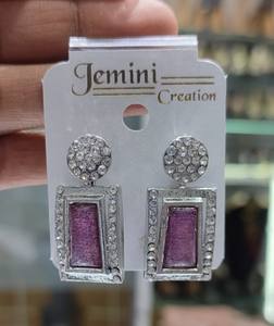 ชุดต่างหูแฟชั่นสำหรับผู้หญิงชุดตุ้มหูคริสตัลใส - Product Image 3