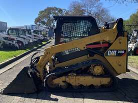 Chargeuse compacte Cat 246D d'occasion 2024 Caterpillar 255 Chargeuse sur chenilles compacte Machines de terrassement d'occasion - Product Image 5