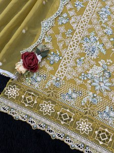 Lancement d'une collection exclusive de vêtements pakistanais pour femmes modernes, pour les occasions festives et les soirées, avec fonction de séchage rapide - Product Image 5