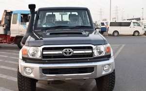 Toyota Land Cruiser GLX Hard, versión completa, usado, del 2018 al 2020, con volante a la izquierda y derecha, disponible. - Product Image 6