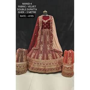 Velours Lehenga Choli de qualité supérieure parfait pour Mehendi Sangeet et les occasions spéciales avec emballage personnalisé d'Inde - Product Image 1