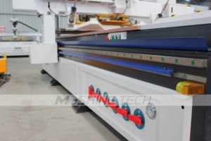 เครื่องตัดแบบสั่นสะเทือนสำหรับงานหนัก พร้อมกล้อง CCD สำหรับตัดเบาะรถยนต์และงานตัด<span class=keywords><strong>เบาะ</strong></span>หุ้ม - Product Image 5