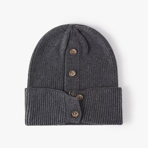 Gorro de lana Polar colorido invierno OEM cálido gorro liso para mujeres y hombres streetwear moda botones gorros de algodón gorros - Product Image 5
