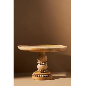 Support à gâteau en bois élégant avec un design rond, parfait pour présenter les gâteaux lors des célébrations - Product Image 2