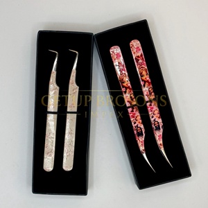 Extensiones de pestañas de volumen con revestimiento de papel de verano de 10 mm, antiestáticas, antimagnéticas, de acero inoxidable, con forma de botín de 90 grados para muñecas Brat. - Product Image 3