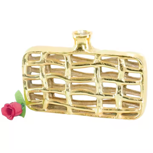 Florero hecho a mano Jaula única-Maceta de metal chapada en oro estructurada para una decoración elegante del hogar, precio económico disponible - Product Image 1