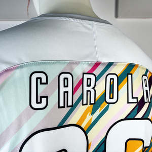 เสื้อฟุตบอลคุณภาพสูงแบบยูนิเซ็กซ์ ผลิตจากโพลีเอสเตอร์ 100% พร้อมลายพิมพ์แบบซับลิเมชั่นเต็มตัว ขายส่งเสื้อสโมสรฟุตบอลสำหรับใส่เล่นฟุตบอล - Product Image 6