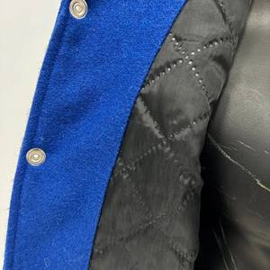 Chaquetas Universitarias de Lana Azul y Blanca, Chaqueta Universitaria Personalizada Estilo Varsity para Hombre, Chaqueta Letterman al por Mayor con Mangas de Cuero - Product Image 5