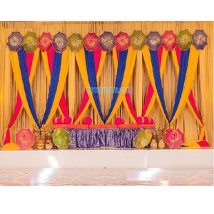 Décoration de scène de style arabe pour Sangeet et Mehndi Night Siège de mariée marocain élégant Décorations de mariage colorées - Product Image 1