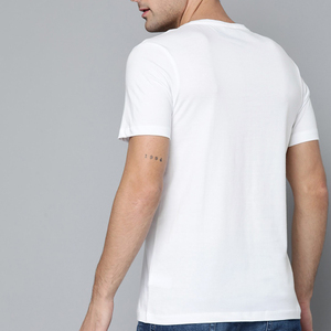 Service OEM T-shirts pour hommes maintenant disponibles à taux réglable Qualité durable Meilleures ventes pour les hommes T-shirts pour hommes de couleur unie - Product Image 6