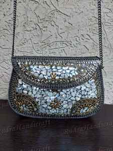 Bolso de mano multicolor con tachuelas de fregona hecho a mano indio de lujo con forro de algodón perfecto para fiestas y regalos - Product Image 2