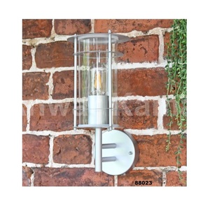 Meilleure vente lanterne murale en verre transparent en métal argenté lanterne murale décorative pour la maison jardin cour balcon décor - Product Image 1