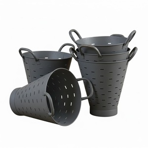 Ensemble de seaux en fer au design fabuleux, revêtement en poudre gris, jardinières décoratives, décoration de ferme, jardinière pour accessoires d'intérieur et d'extérieur - Product Image 1