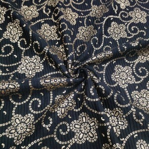 Tela de punto con volantes estirable de primera calidad con acabado antiestático para ropa deportiva y vestidos - Product Image 1