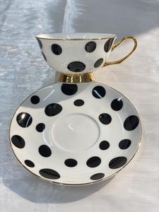 Tasse à café en céramique à pois noirs et blancs de style Hepburn avec soucoupe assortie, 220 ml, durable et portable - Product Image 3