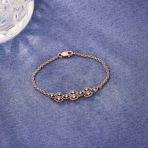 สร้อยข้อมือเพชรสำหรับสุภาพสตรี ดีไซน์หรูหราประณีต - Product Image 1