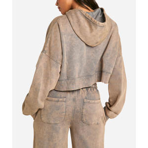 Top court à capuche pour femmes avec logo personnalisé, sweat-shirt à capuche court respirant et lavé à l'acide, vente en gros à prix d'usine, haut pull streetwear - Product Image 2