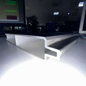 โปรไฟล์แผงอัดขึ้นรูปอลูมิเนียมในราคาถูกที่ song hong อลูมิเนียมเวียดนามเกรดอุตสาหกรรมปรับแต่งได้ - Product Image 4