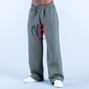 ชุดวอร์มผู้ชาย เสื้อฮู้ดลายกราฟิกป่าแบบกำหนดเองขายดี และกางเกงจ็อกเกอร์ทรงตรง ผ้าคอตตอนหนานุ่ม ชุดออกกำลังกายผู้ชาย ที่นูรัก - Product Image 4