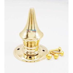 Casque Pickelhaube en laiton avec pointe et base, casque militaire en laiton, Pickelhaube décoratif et pour reconstitution historique - Product Image 1