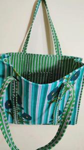 Venta al por mayor bolso de algodón hecho a mano con diseño floral bordado acolchado bloque de mano impreso bolsos de hombro de compras para las mujeres - Product Image 6