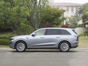 Véhicule électrique d'occasion 2025 L90, autonomie 570 km, puissance 440 kW, système AWD, conception 6 places - Product Image 5