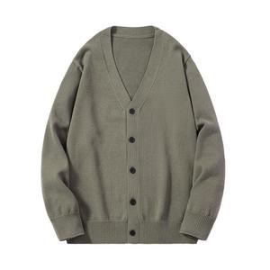 Pull en laine 100% pour homme, nouveau pour l'automne et l'hiver, col en V, couleur unie, avec chemise de base assortie, peau douce et cirée - Product Image 1