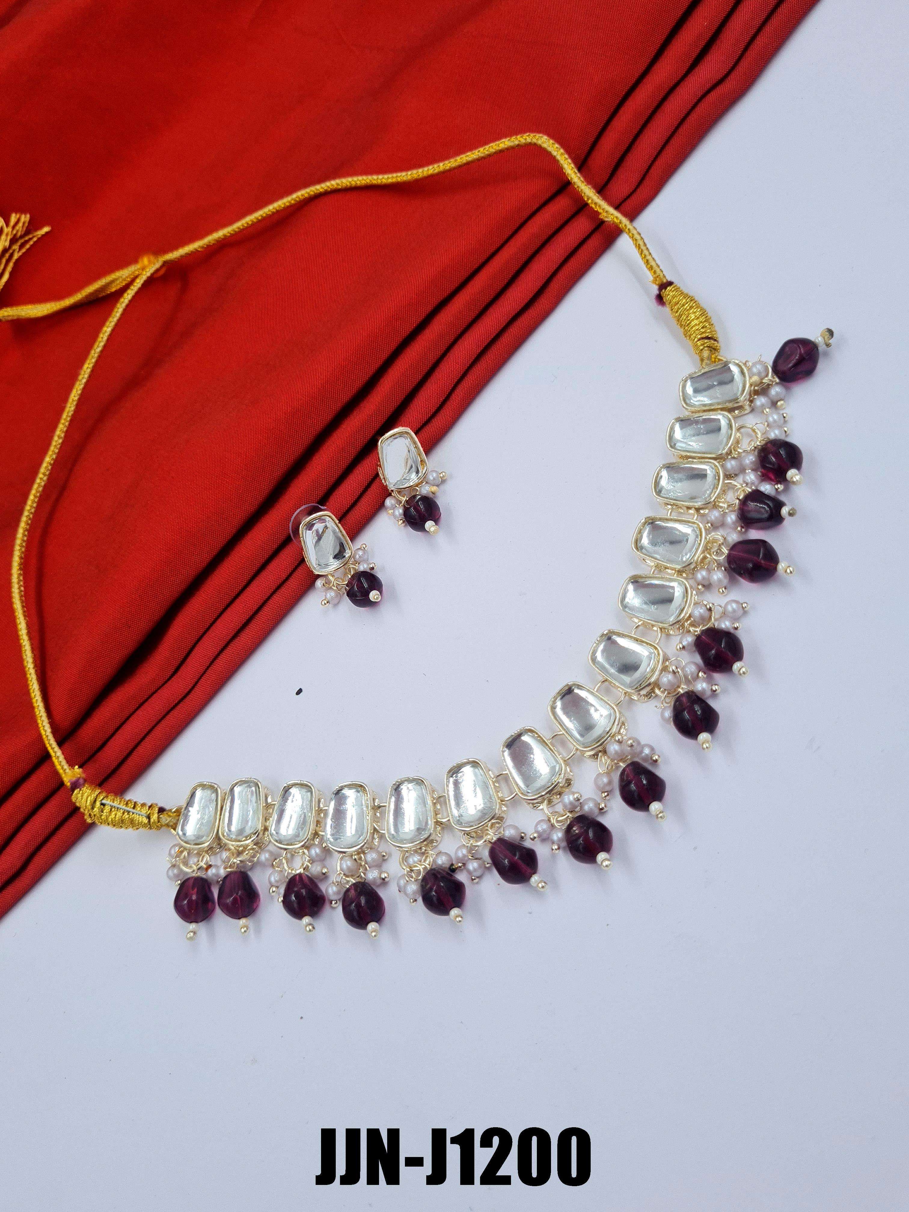 สีน้ำตาลแดง