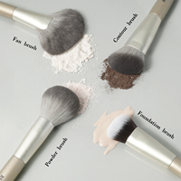 Ensemble de pinceaux de maquillage professionnels vegan de luxe, manche en bois écologique, poils synthétiques doux pour la peau - 16 pièces pour le visage