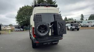 (W&T) PROMO Véhicule d'occasion 2025 Mercedes-Benz Storyteller Overland Classe B Diesel Beast DARKMODE pour le voyage et le camping, camping-car, véhicule utilitaire, VOITURE D'OCCASION - Product Image 3